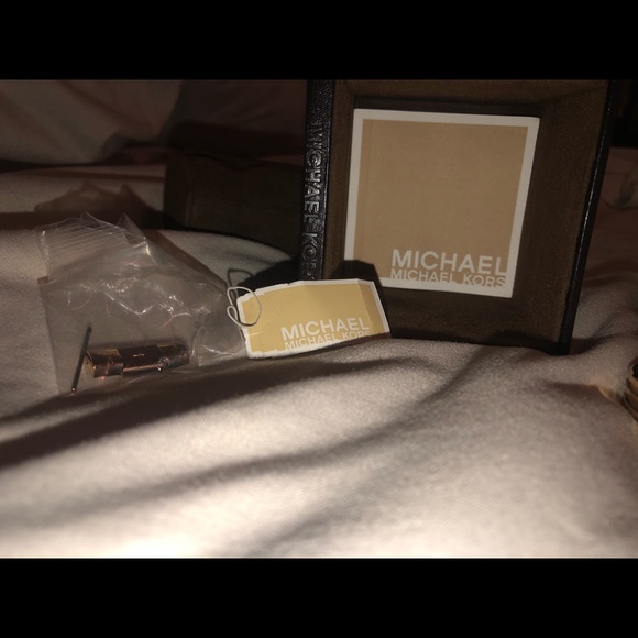 Michael Kors watch - Picture 3 of 5